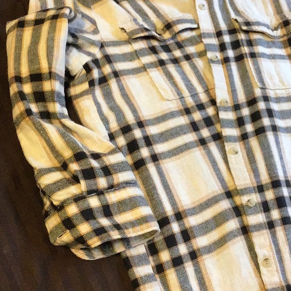 Old Navy Boyfriend flannel long sleeve shirt - Picture 4 of 4